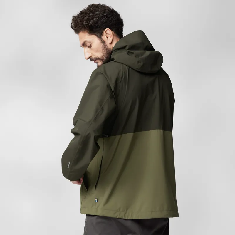Fjallraven Vardag Hydratic Anorak Mens in Deep Forest Laurel Green-9